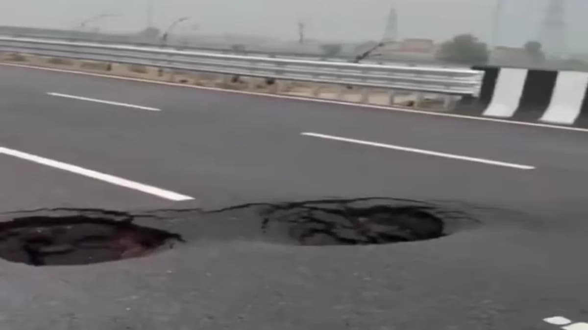 Delhi-Dehradun Expressway Cave-In Sparks Row: NHAI Blames Blocked Drainage
